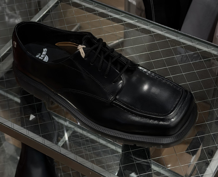 Tiến sĩ Martin Square Toe The Row i5 Restock