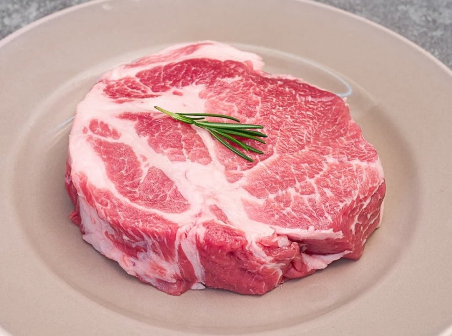 Cổ heo, bụng heo, cơm ăn liền, sốt spaghetti ngoài trời, Shin Ramyun