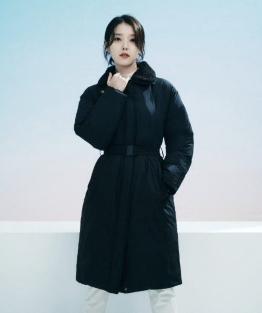 Áo khoác dài kiểu thắt lưng nữ màu đen Yak Perkara