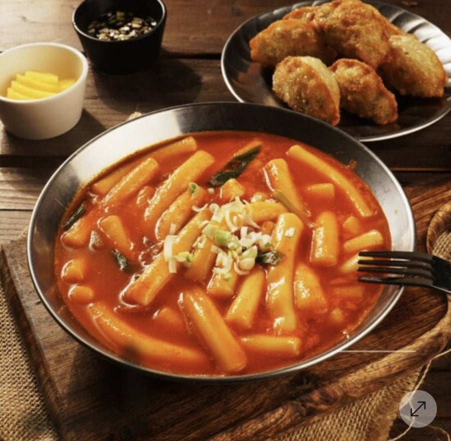 Set Bánh Bao Banhalman Tteok và Tteokbokki 915g x 3 túi
