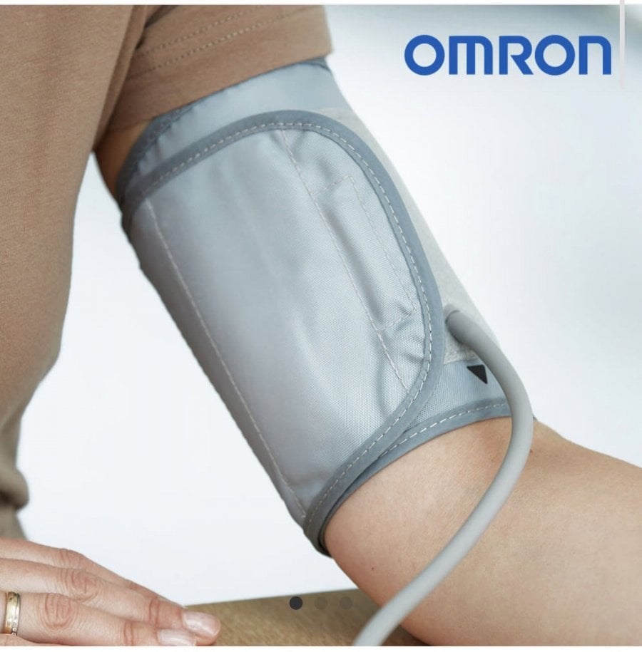 Máy đo huyết áp điện tử tự động tại nhà Omron HEM-7121J