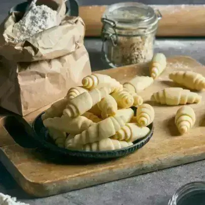Bột bánh sừng bò Shinsegae 2,25kg (khoảng 50 miếng)