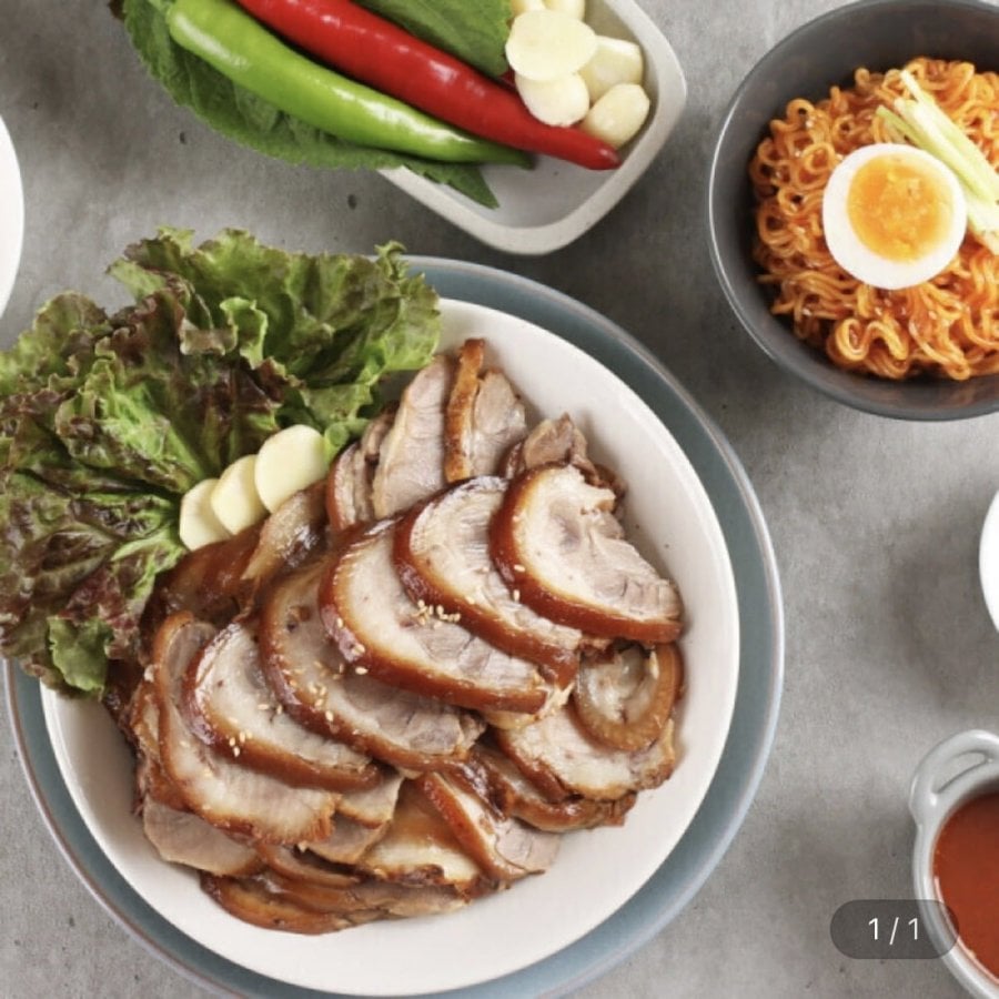 Chân lợn rút xương tỏi đen 300G 3 gói